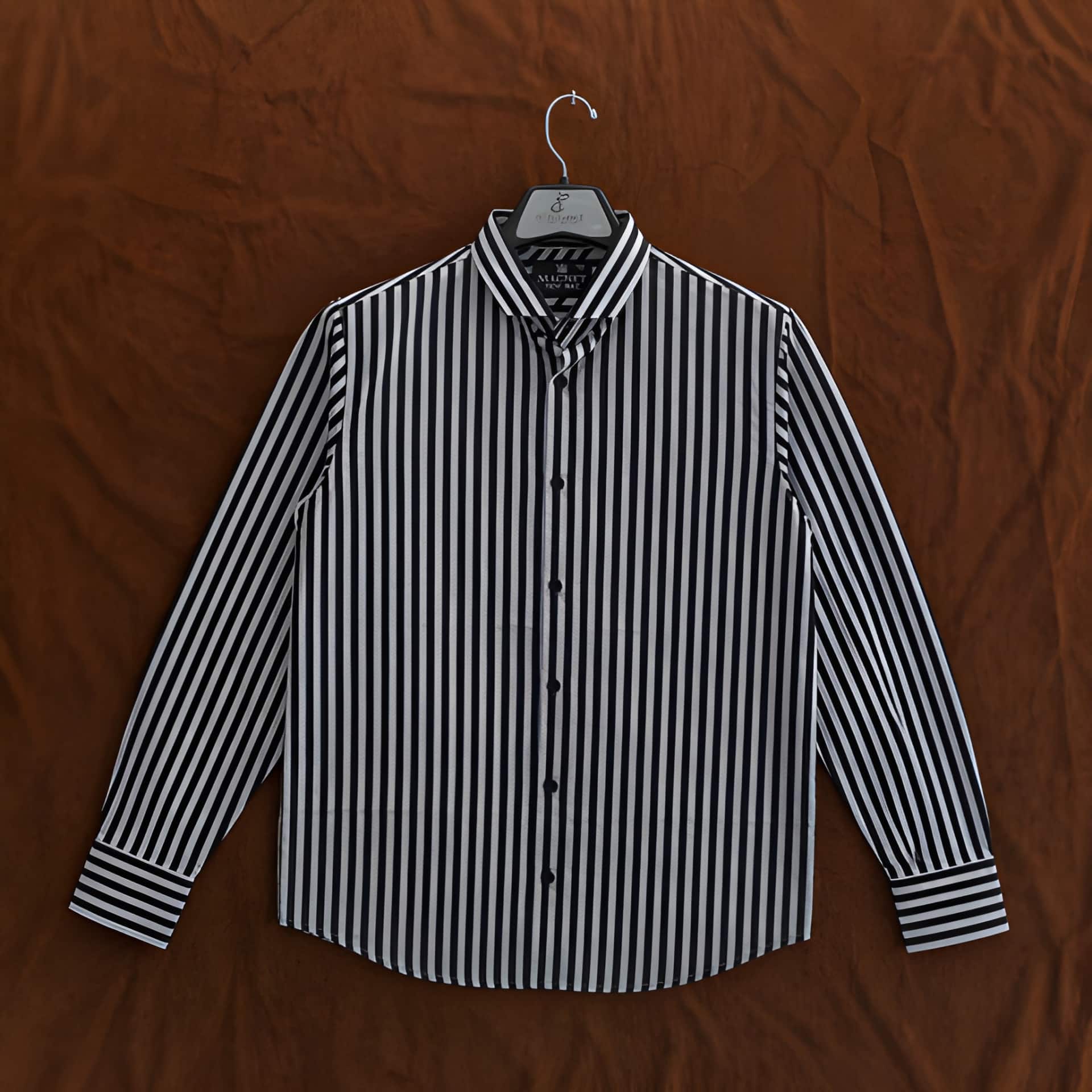 AKINO-OLD-MONEYSHIRT-Black